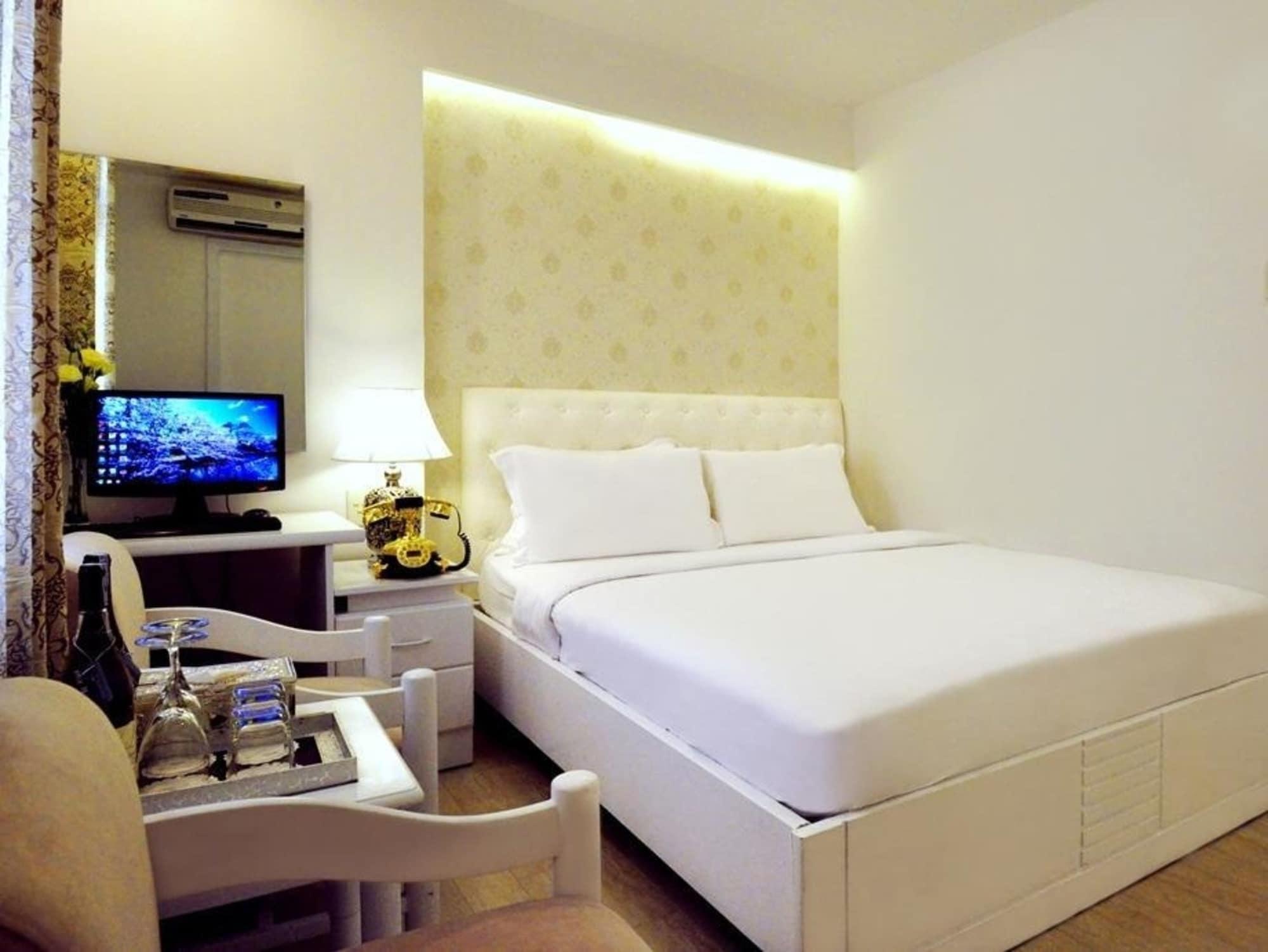 The White Hotel 8A Thai Van Lung Cidade de Ho Chi Minh Exterior foto