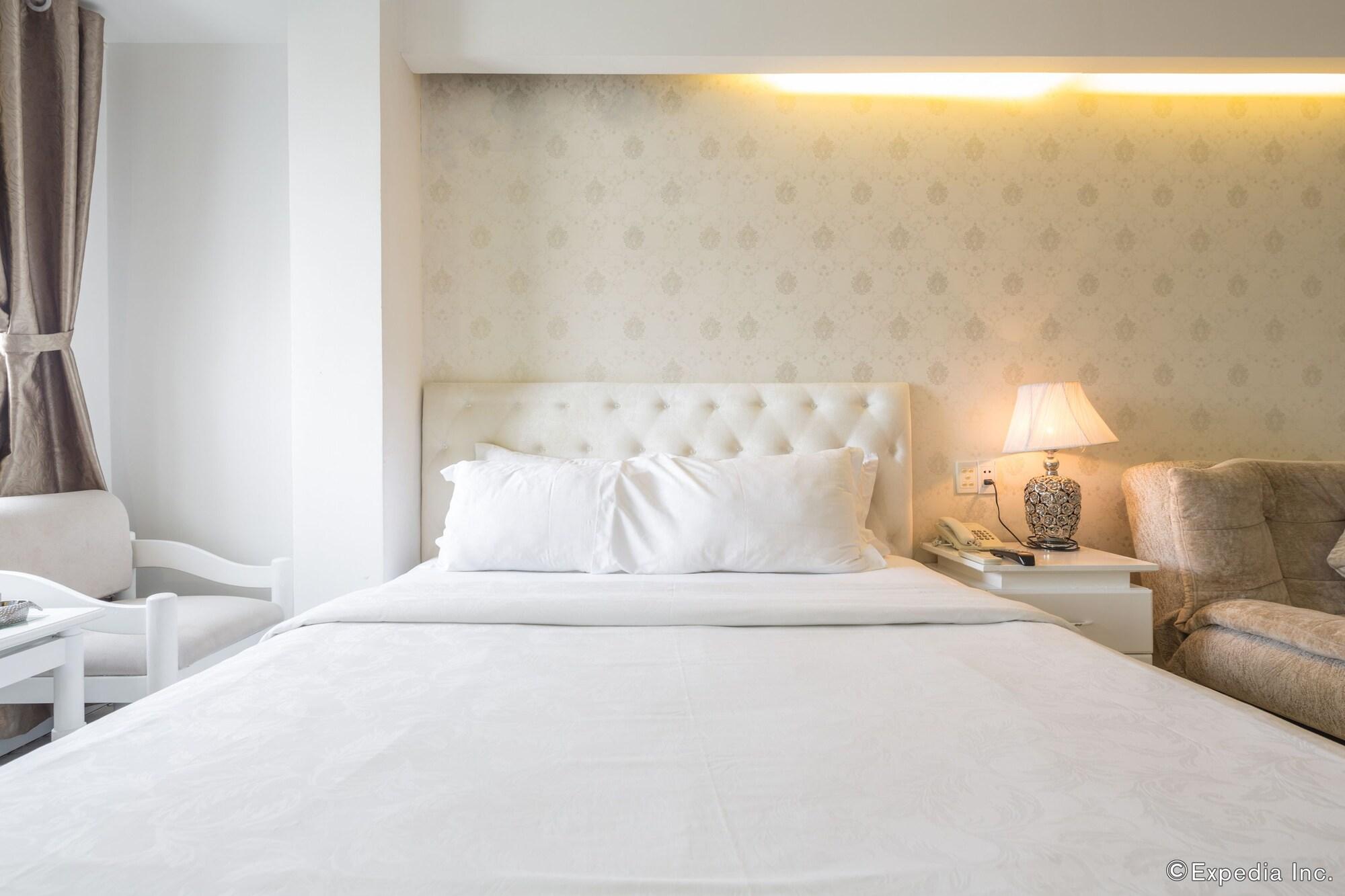 The White Hotel 8A Thai Van Lung Cidade de Ho Chi Minh Exterior foto