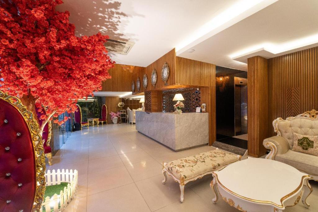 The White Hotel 8A Thai Van Lung Cidade de Ho Chi Minh Exterior foto